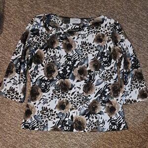 Elegant Floral Patterned Blouse in Black and Brown